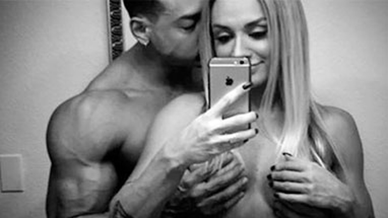 Felipe Franco e Juju Salimeni fazem selfie ousadíssima