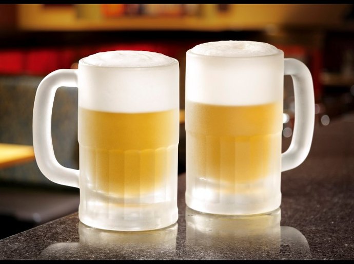 Outback e Brahma estendem a celebração do Dia do Amigo