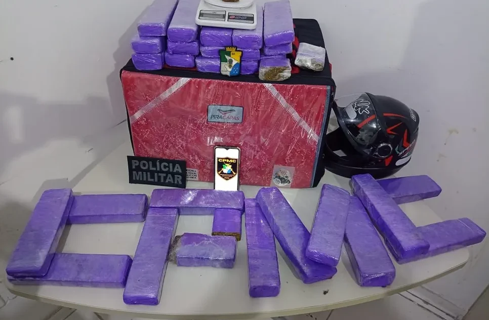 Motociclista é preso por transportar 16 quilos de maconha em mochila de delivery na Grande Aracaju