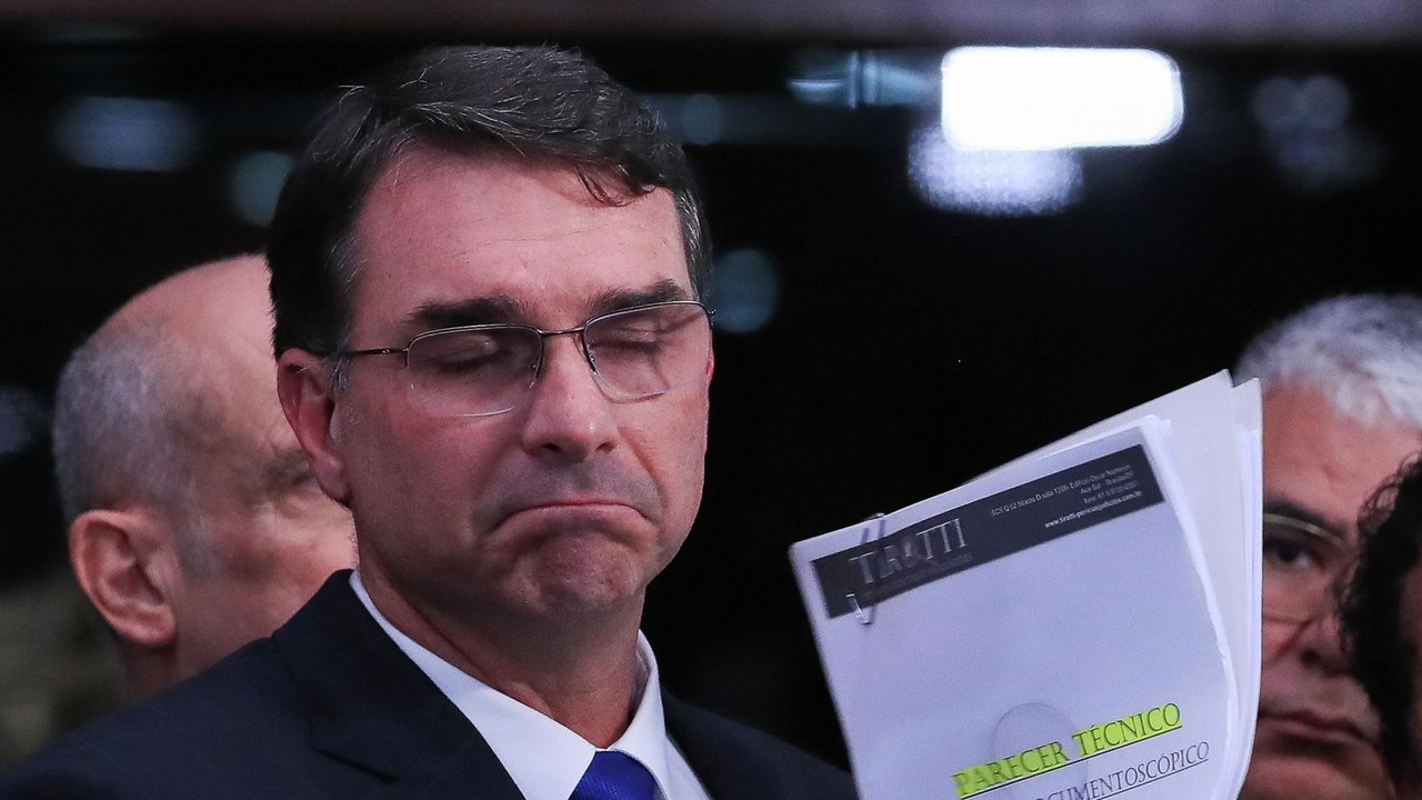 Flávio chama Moraes de 'laranja podre' durante agenda no Paraná