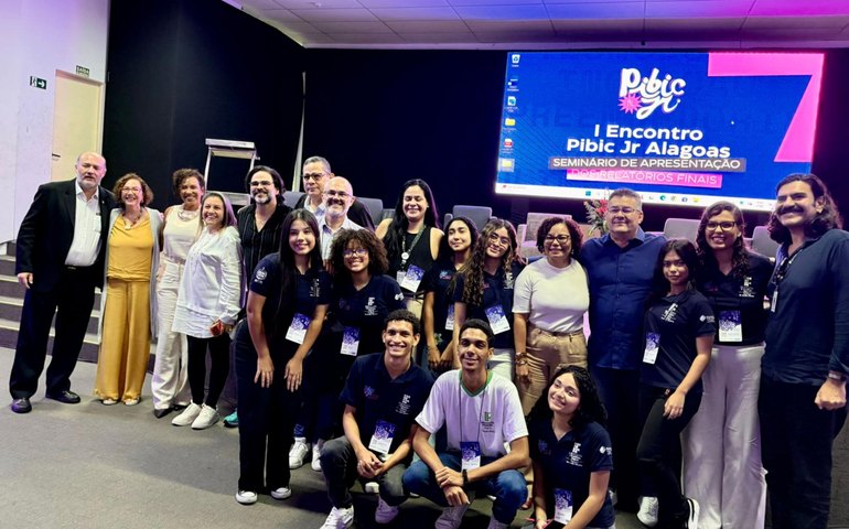 Estudantes da rede estadual apresentam projetos do Pibic Jr no Centro de Inovação em Maceió