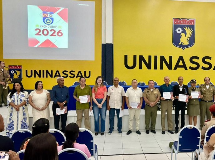 Em solenidade do Colégio Tiradentes, Cibele Moura reforça mérito acadêmico e destaca projeto que impede progressão parcial automática