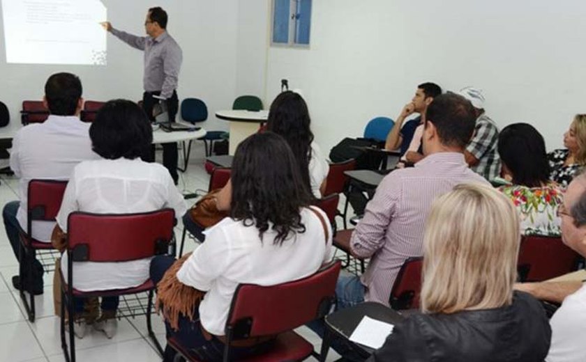 Oficina orienta diretores de unidades da Sesau sobre gerenciamento de recursos