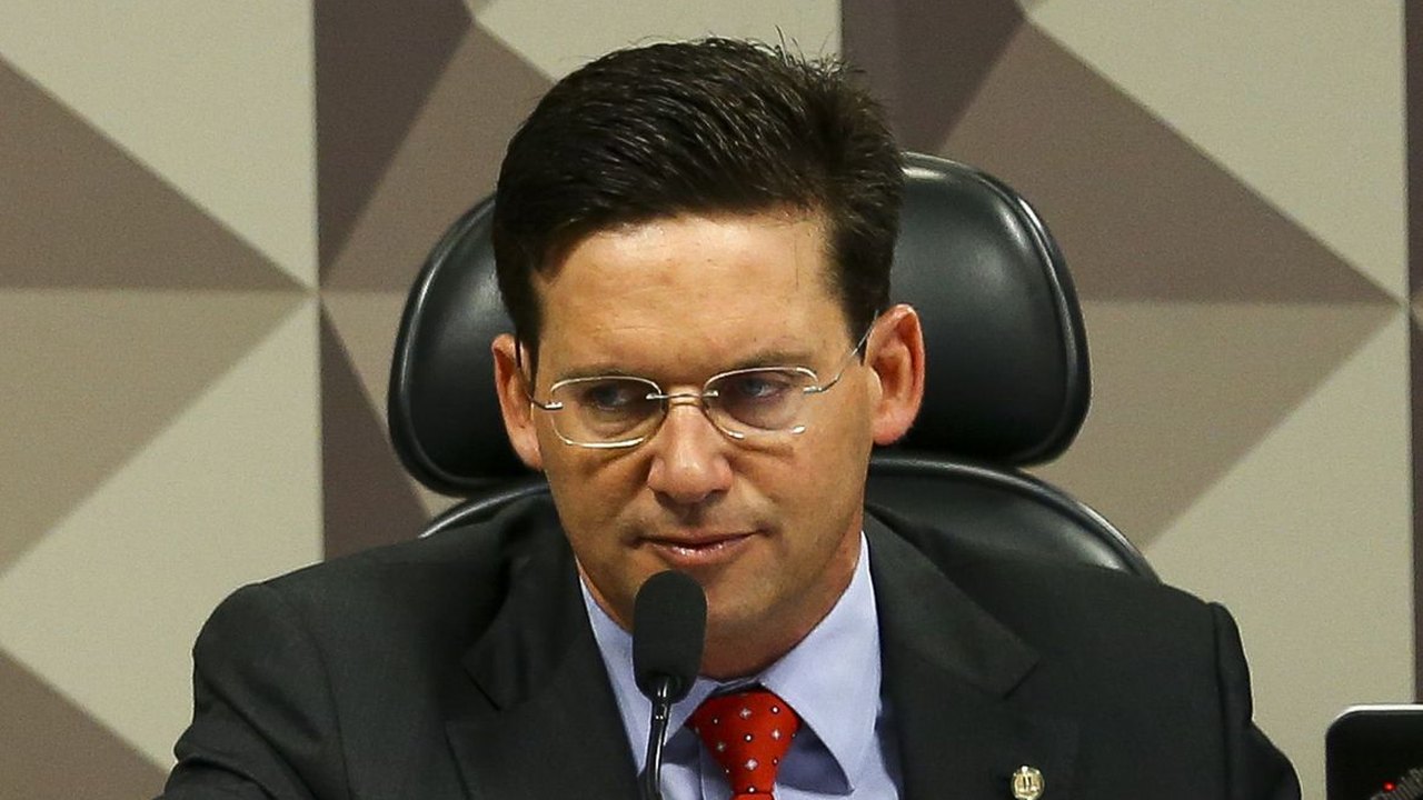 Roma: Estavam previstos R$ 18 bi de acréscimo para 2022 no Auxílio Brasil
