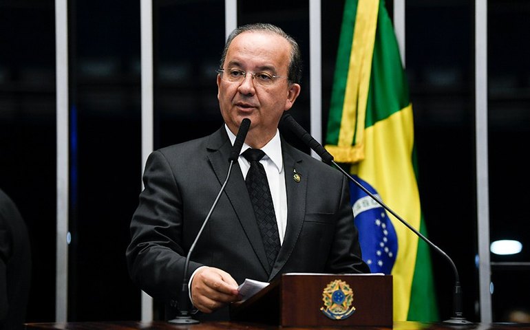 MPF arquiva denúncia contra governador de SC sobre elogio a cidade por 'cor da pele'