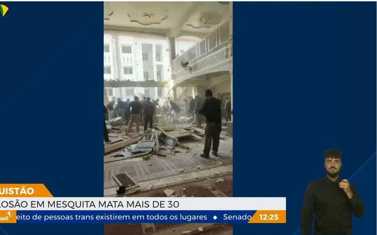 Explosão em mesquita mata mais de 30 pessoas no Paquistão