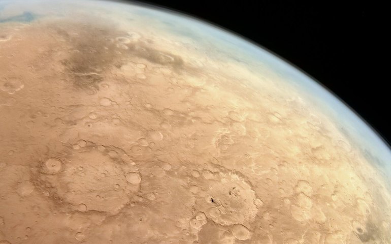 Cientistas calculam que 'água perdida' em Marte seria suficiente para cobrir o planeta (IMAGENS)