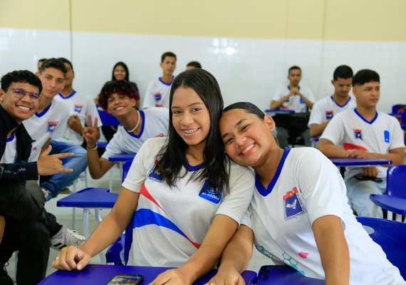 Alunos da Escola Estadual Nossa Senhora do Bom Conselho são realocados para novo prédio na Santa Amélia