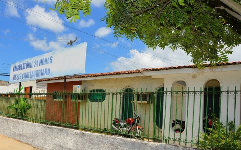 Secretária esclarece reforma e funcionamento do Ambulatório Assis Chateaubriand
