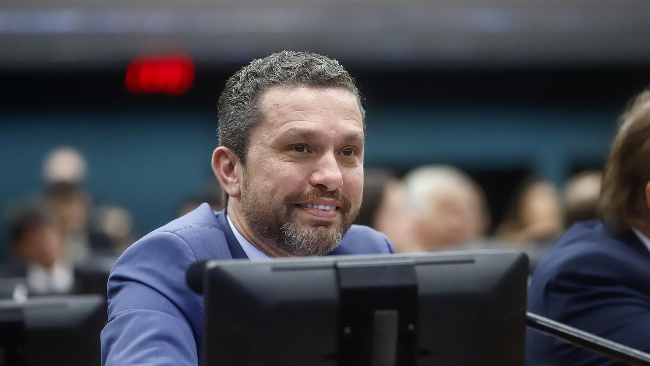 Proposta de Putin é um 'grande passo' para a paz, diz deputado Fausto Pinato