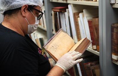 Secult e Ufal unem tecnologia e memória na digitalização de obras raras da Biblioteca Pública Estadual