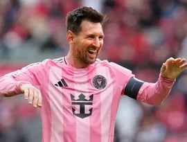 Messi dobra seu salário-base na MLS, sua remuneração total de US$ 28 milhões é mais que o dobro da de qualquer outro jogador.