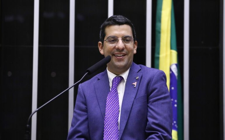 PT resiste ao uso de dinheiro público para socorro a bancos e ameaça obstruir projeto na Câmara