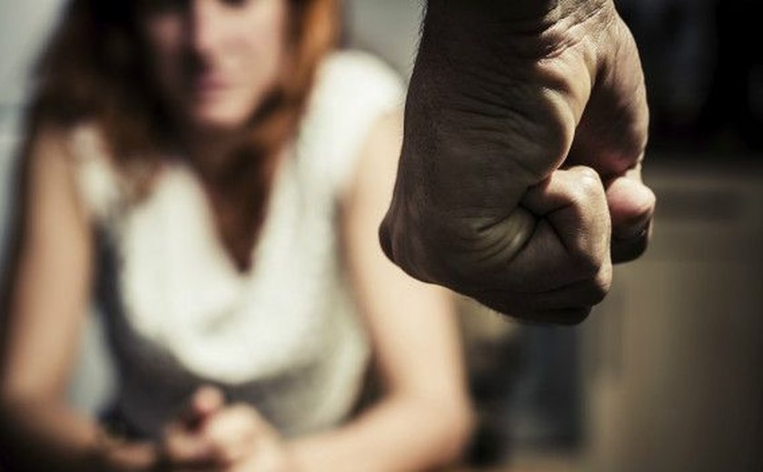 Senadora propõe afastar imediatamente de casa agressor de mulheres