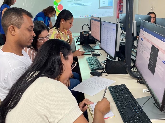 Técnicos de enfermagem de Penedo são orientados sobre registro de vacinas no sistema do Ministério da Saúde