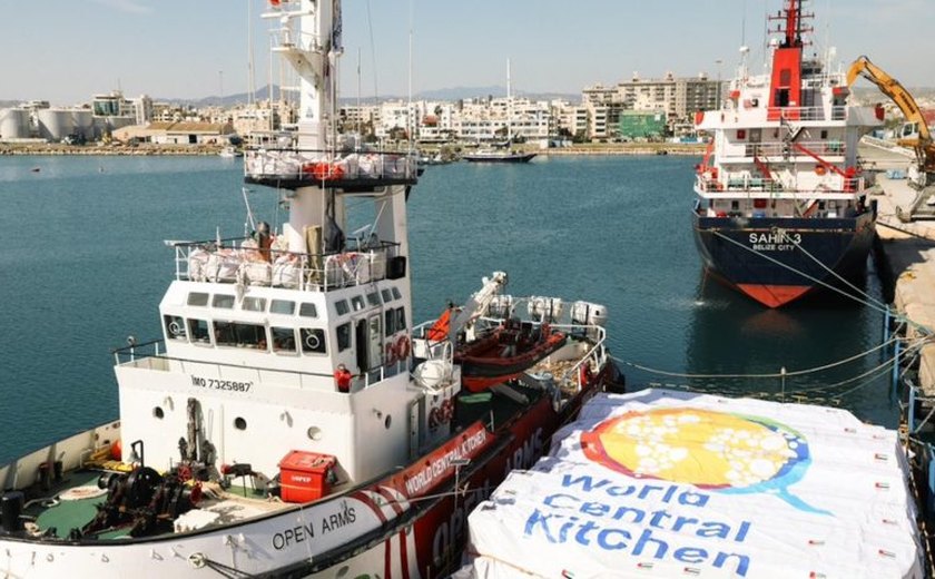 Navio de ajuda humanitária chega em Gaza com 200 toneladas de comida