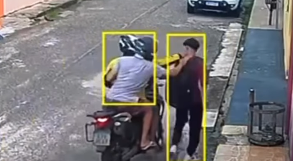 Assalto À estudante. / Foto: Reprodução/Redes Sociais