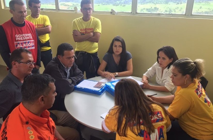 Força-tarefa do Governo leva donativos para a cidade de Chã Preta