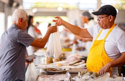 Prefeitura divulga horários dos mercados públicos na véspera e dia de Natal