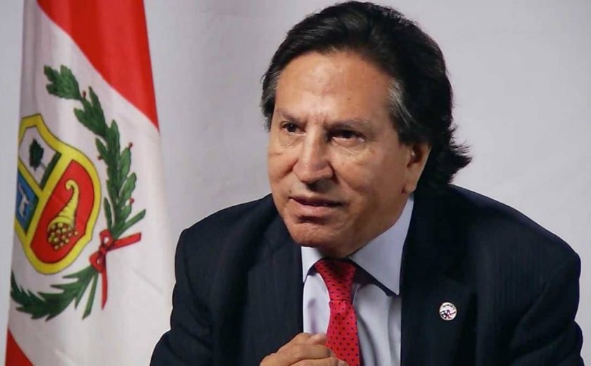 Ex-presidente Alejandro Toledo se entrega à Justiça dos EUA para ser extraditado