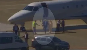 Imagens de 2025 mostram Moraes e Viviane desembarcando de jatinho no Aeroporto Santos Dumont