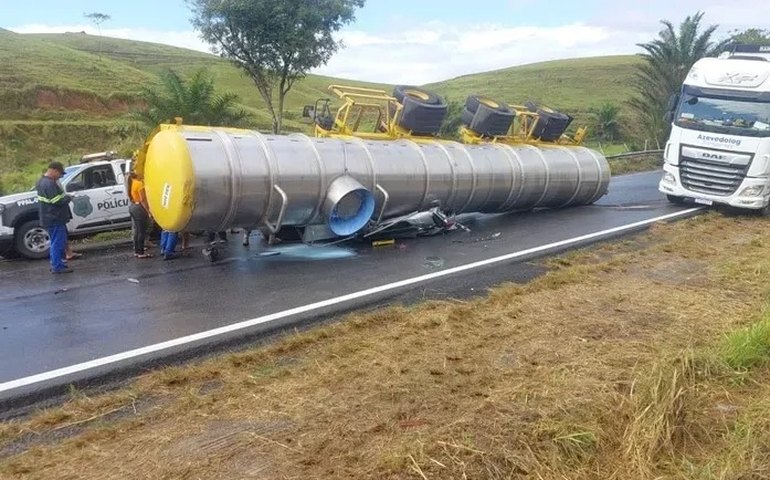 PC interroga motorista envolvido no acidente que matou médica e estudante