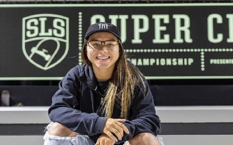 Pâmela Rosa é campeã da 1ª etapa do STU de skate em Criúma na última volta