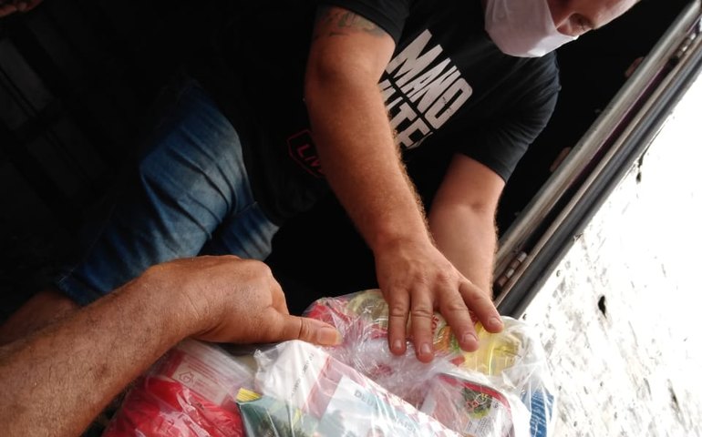 Pestalozzi é contemplada com doações arrecadadas em Lives de artistas