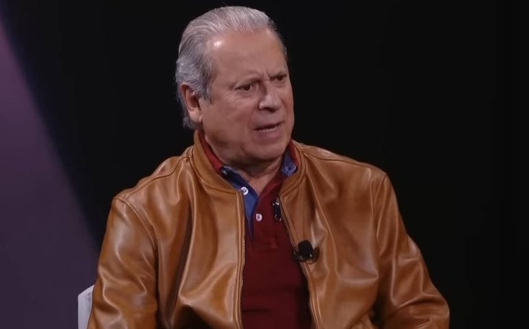 José Dirceu diz que Bolsonaro 'não tem condições de ir para a prisão comum'