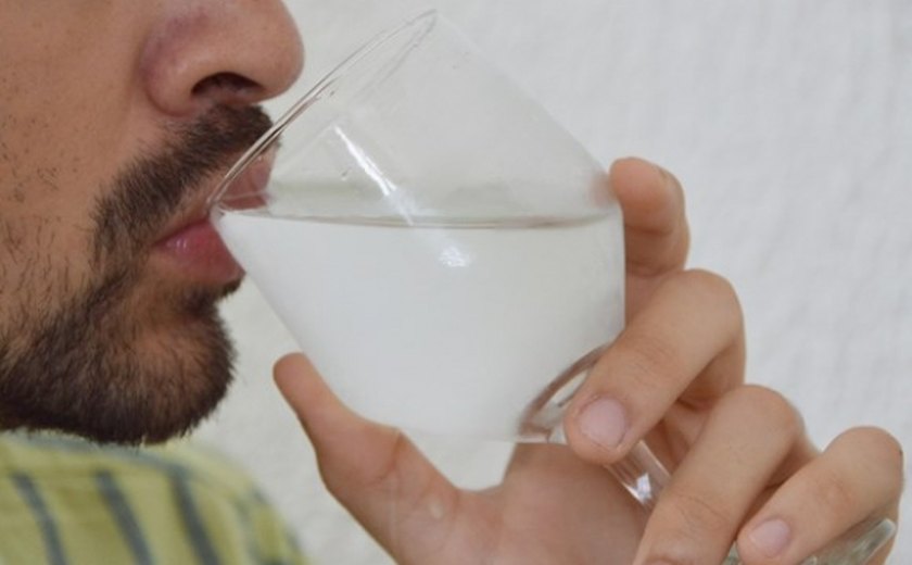 Beber bastante água pode prevenir infecções urinárias, orienta médico do HGE