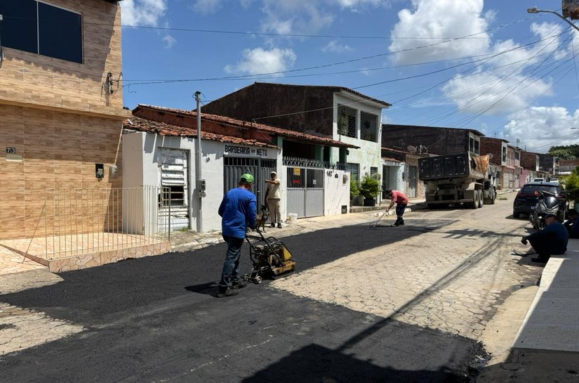 Operação Tapa-Buraco restaura 306 ruas de Maceió em abril