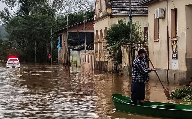 Marrocos aceita ajuda da Espanha e do Qatar para resgatar sobreviventes do terremoto