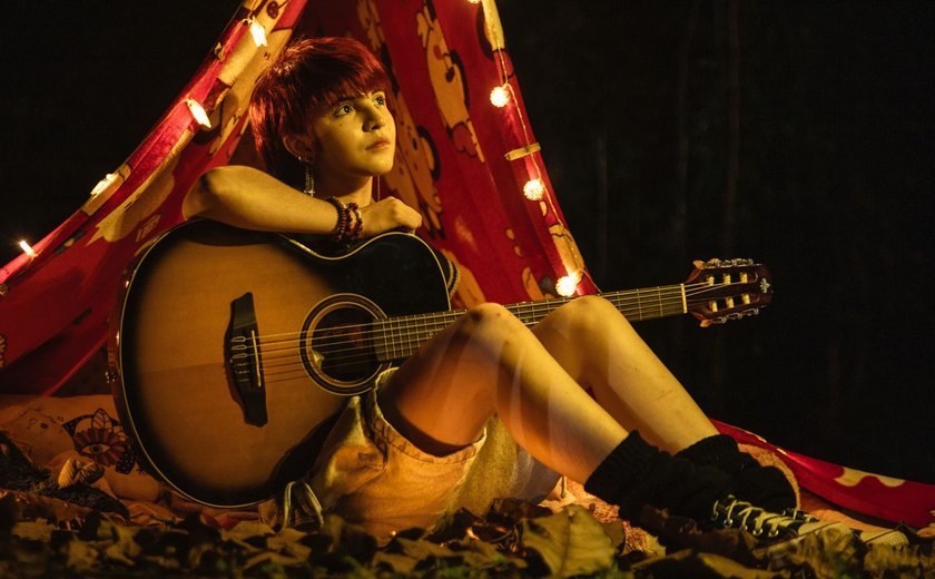 “Cabaninha de Lençóis”: artista de Alagoas celebra refúgios afetivos e memórias da infância em single de estreia, com lançamento em 18 de agosto