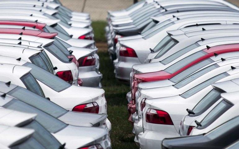 Montadoras apostam alto em carro por assinatura