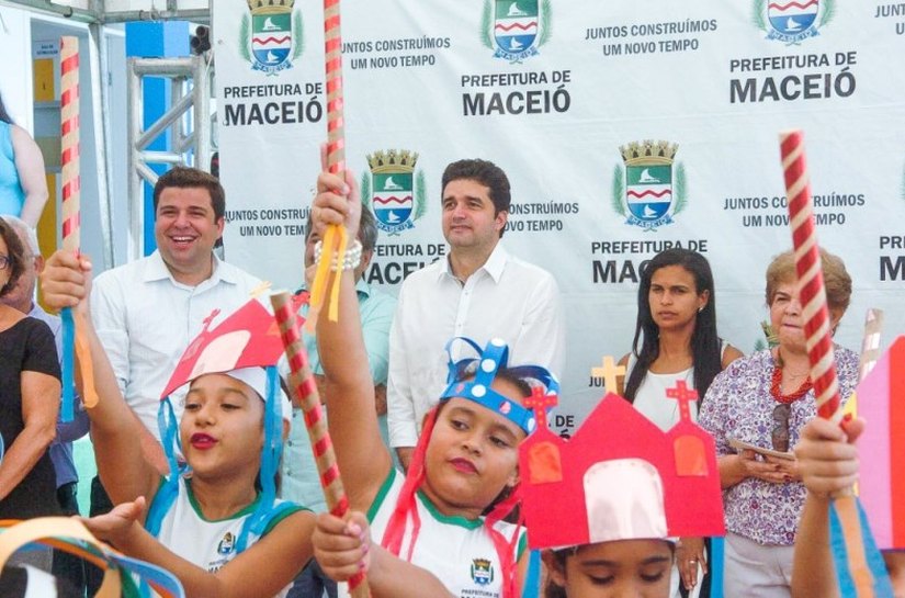 Prefeito Rui Palmeira entregou creche no Barro Duro na manhã desta quinta-feira