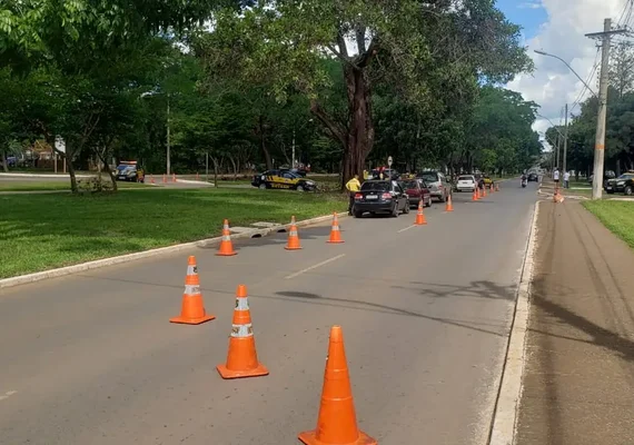 Cones de trânsito derretem em cidade do RS durante onda de calor