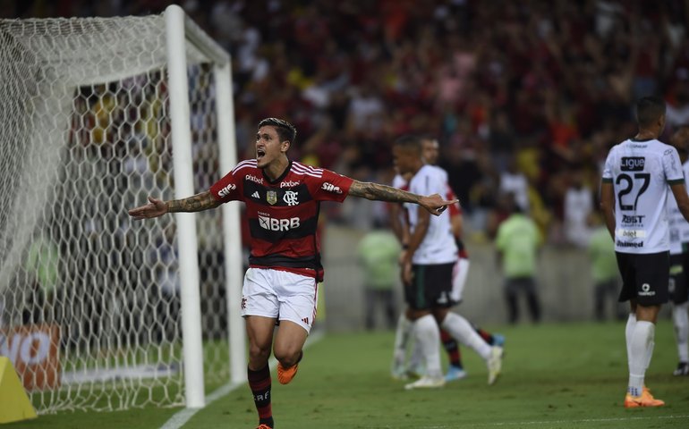 Flamengo goleia o Maringá por 8 a 2 e avança para as oitavas da Copa do Brasil