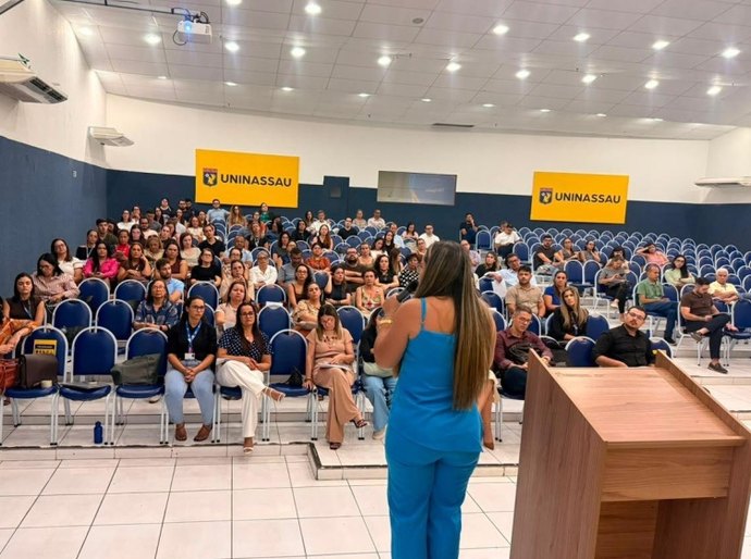 Programa 'Agora tem Especialistas' é apresentado aos profissionais da Atenção Primária e Especializada