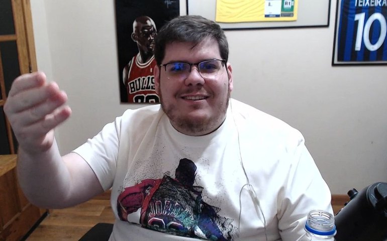 Justiça condena Casimiro por chamar participante de reality show de 'vagabundo'