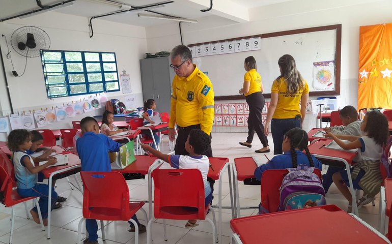 DMTT inicia projeto educativo sobre trânsito para crianças