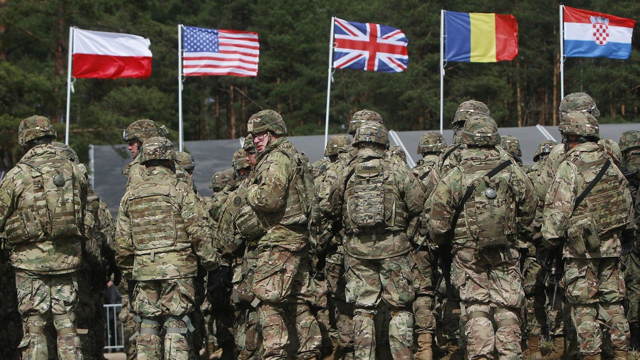 Europa não deve contar com apoio militar automático dos EUA em caso de conflito com a Rússia, diz senador
