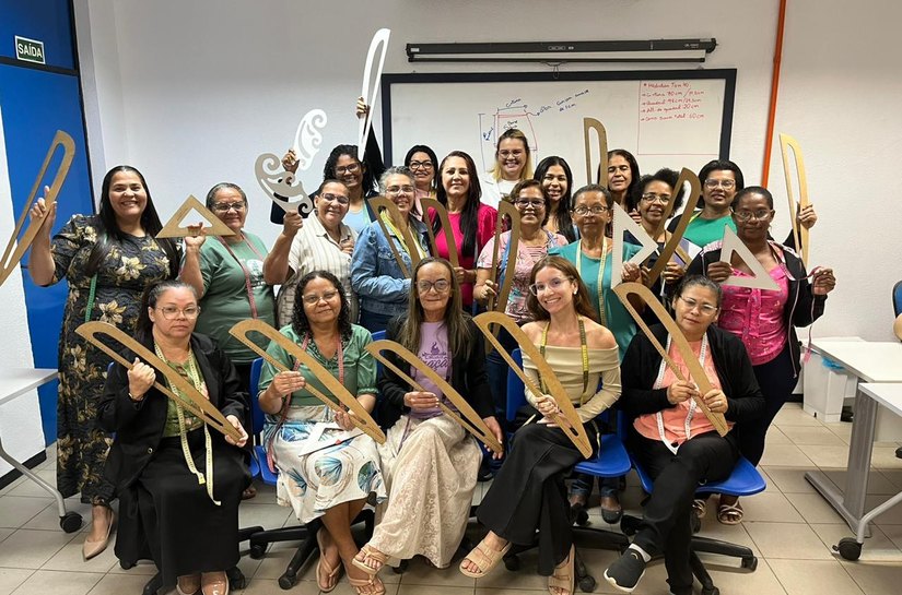 Usuárias do programa Acessuas Trabalho iniciam curso de costureiro sob medida