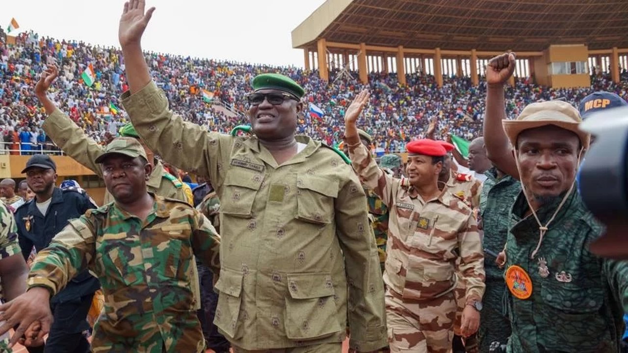 União Africana suspende Níger, mas demonstra cautela sobre possível intervenção militar 