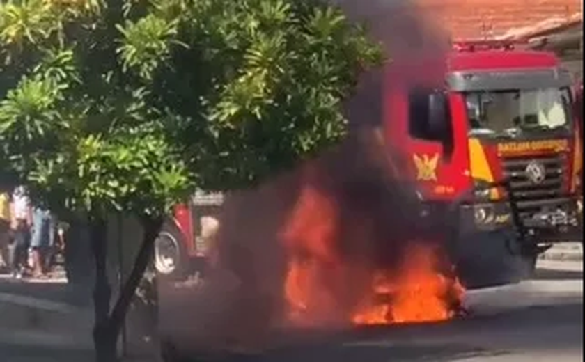 Paixão incendiária: Mulher põe fogo em veículo após flagrar traição