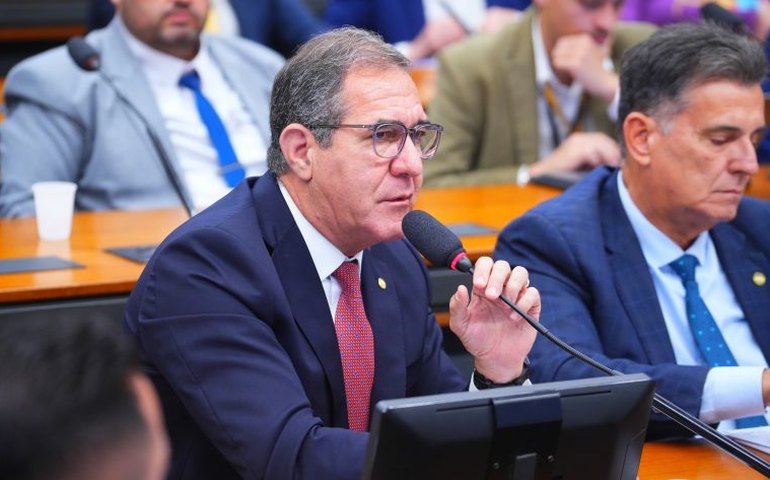 Comissão aprova projeto que exige informações sobre crime de prevaricação em prédios públicos