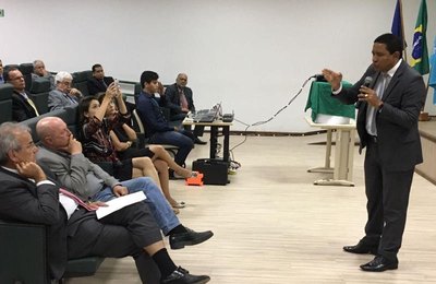 Em Maragogi, Júlio Cezar faz palestra sobre Sistema de Controle Interno