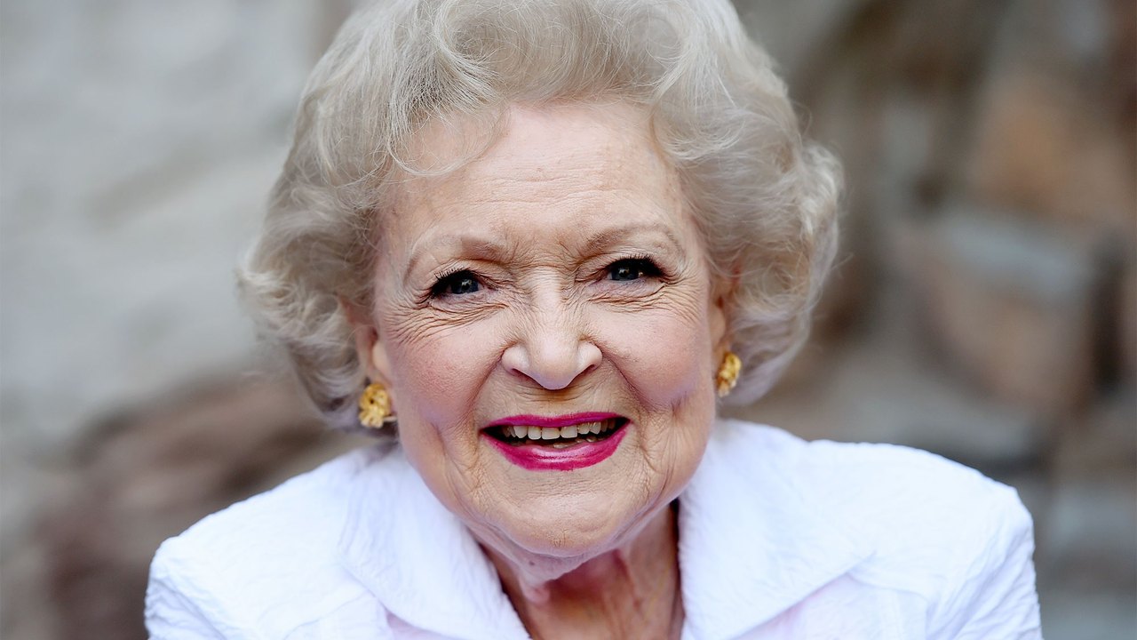 Aniversariante do dia, atriz Betty White completa 99 anos