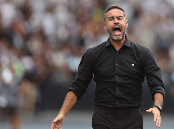 Técnico português Artur Jorge deixa o comando do Botafogo