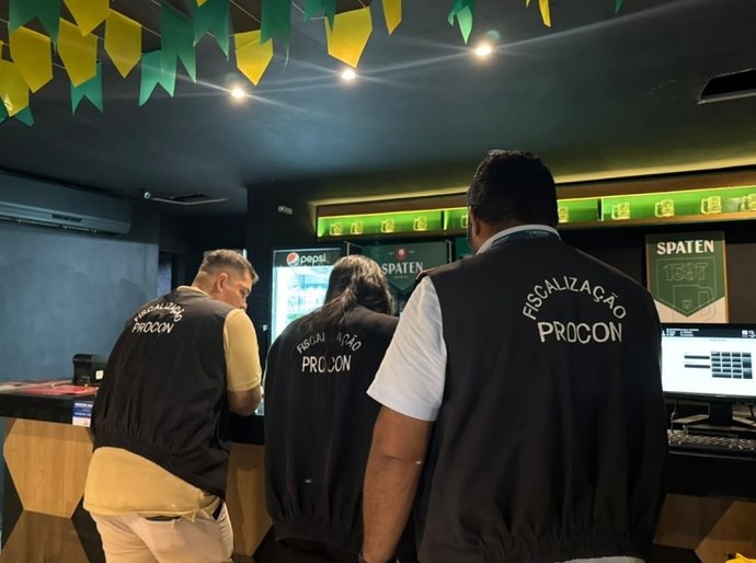 Procon Maceió e Abrasel orientam bares e restaurantes sobre direitos do consumidor