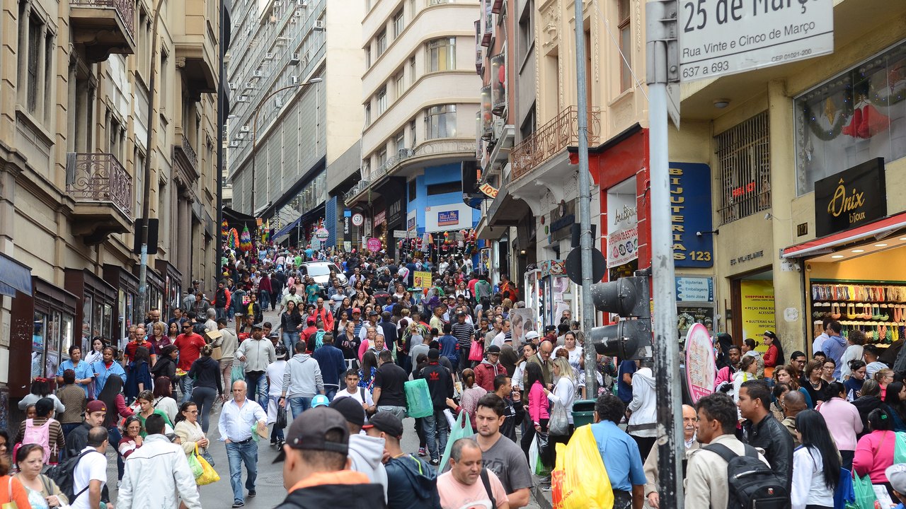 Despesas pessoais sobem 1,09% em agosto ante alta de 0,25% em julho no IPCA-15